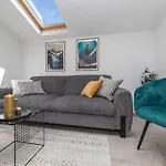 App Mit Meerblick Und Pool Fuer 2-4 Personen By Interhome Апартаменты Сило