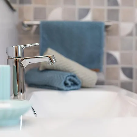 Lejlighed App Mit Meerblick Und Pool Fuer 2-4 Personen By Interhome Šilo