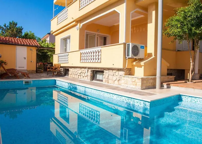 App Mit Meerblick Und Pool Fuer 2-4 Personen By Interhome Lejlighed *