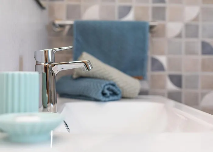 Lejlighed App Mit Meerblick Und Pool Fuer 2-4 Personen By Interhome Šilo